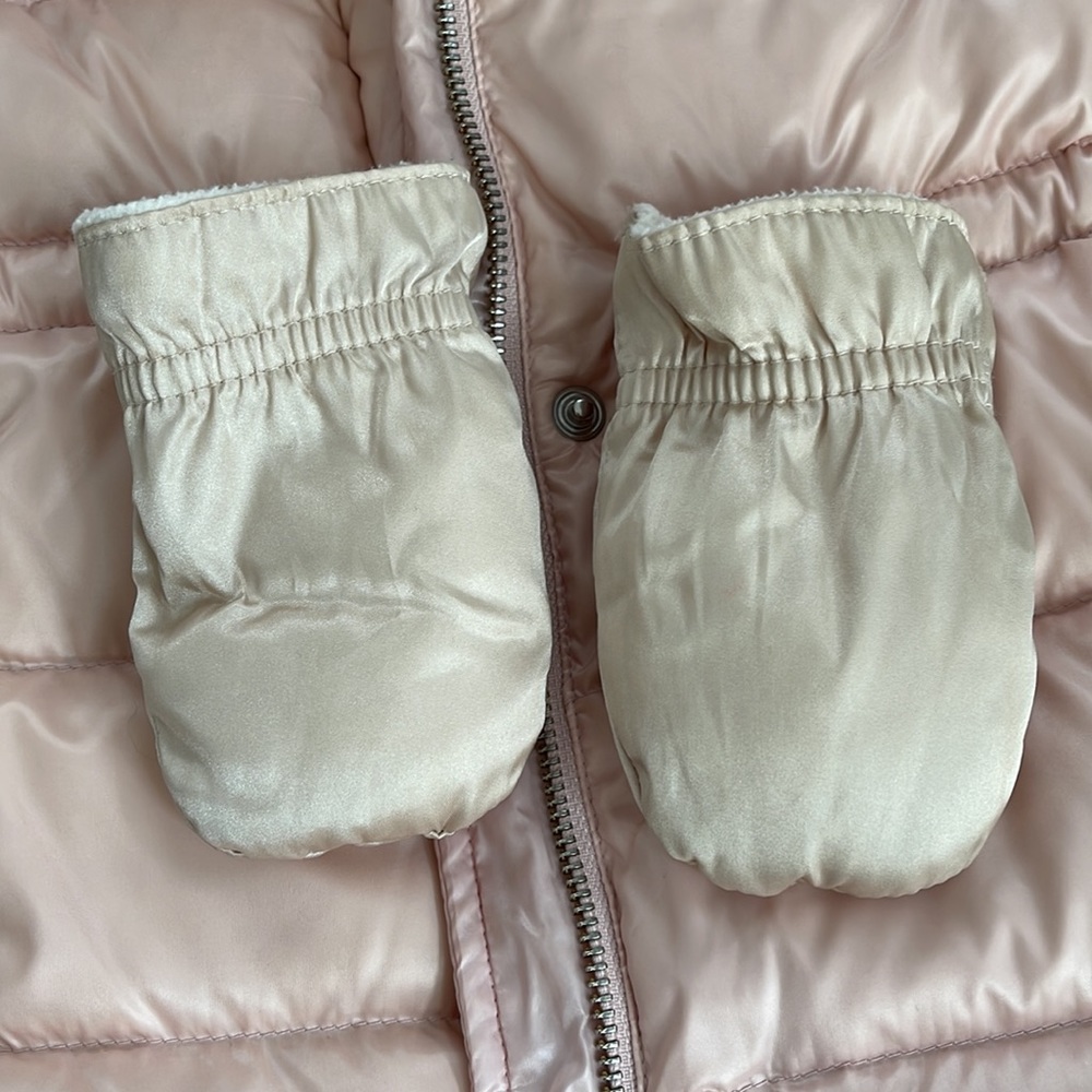 Toddler Girls Gap Puffer Pink Jacket - Picture 8 of 8